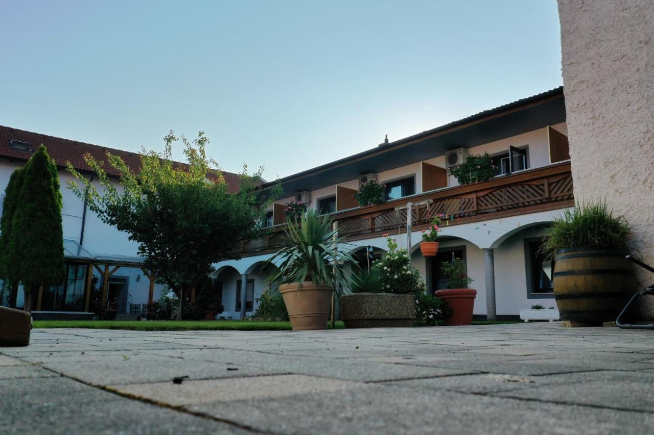 Gaestehaus Und Weinbau Zur Wiederkehr Strudler Pátfalu Kültér fotó